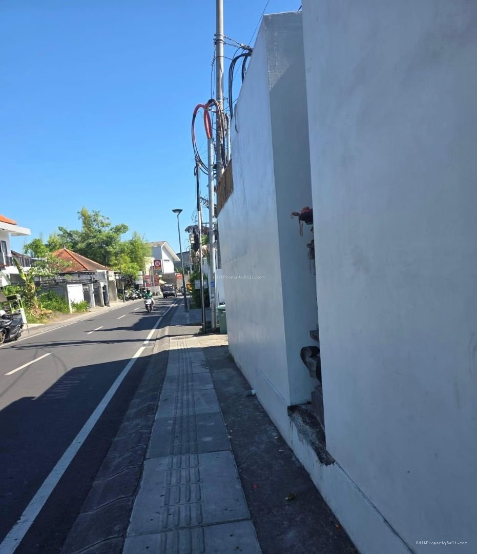 Tanah kayu tulang selatan canggu