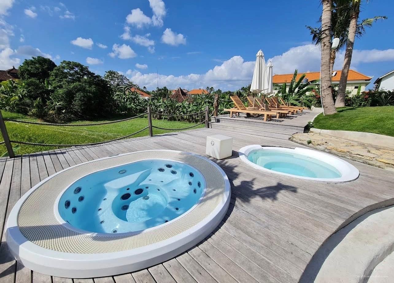Hotel Pantai Batubolong Canggu Bali