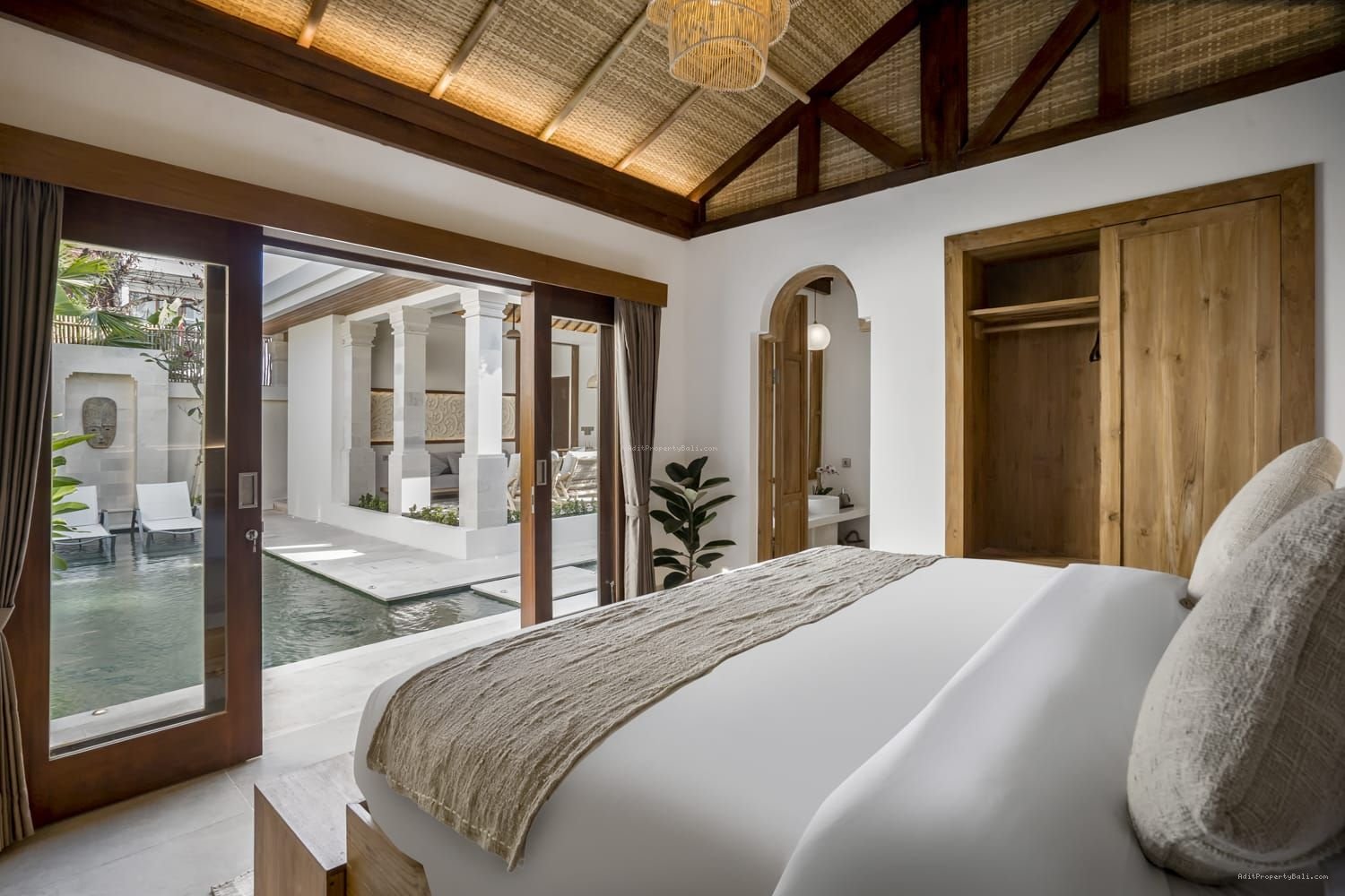 Modern Villa Kerobokan Badung Bali