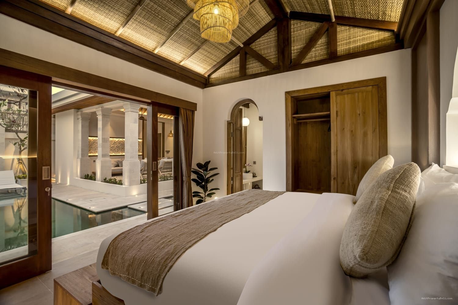 Modern Villa Kerobokan Badung Bali