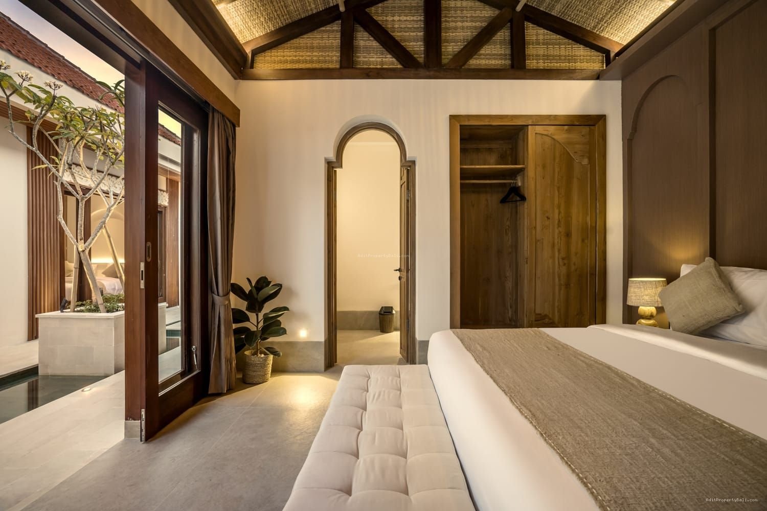 Modern Villa Kerobokan Badung Bali