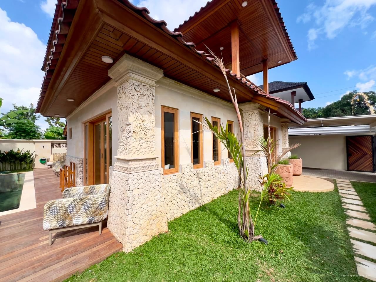 Villa mertanadi kerobokan badung