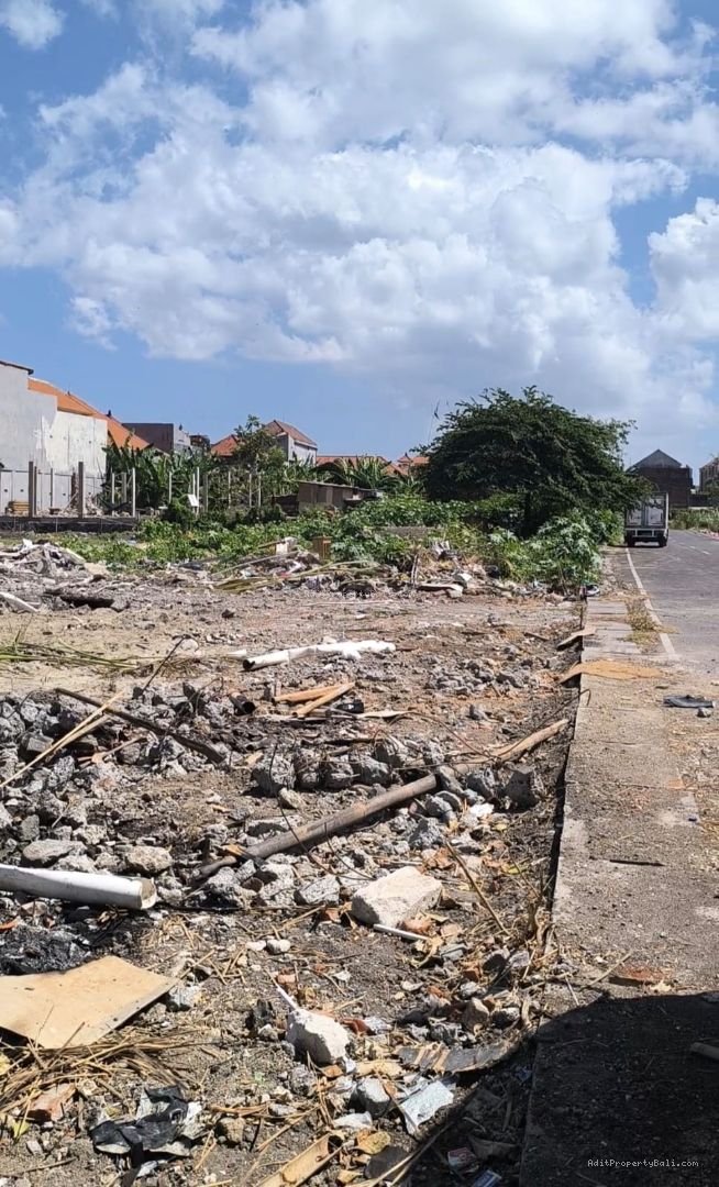 Tanah Merdeka Raya Kuta