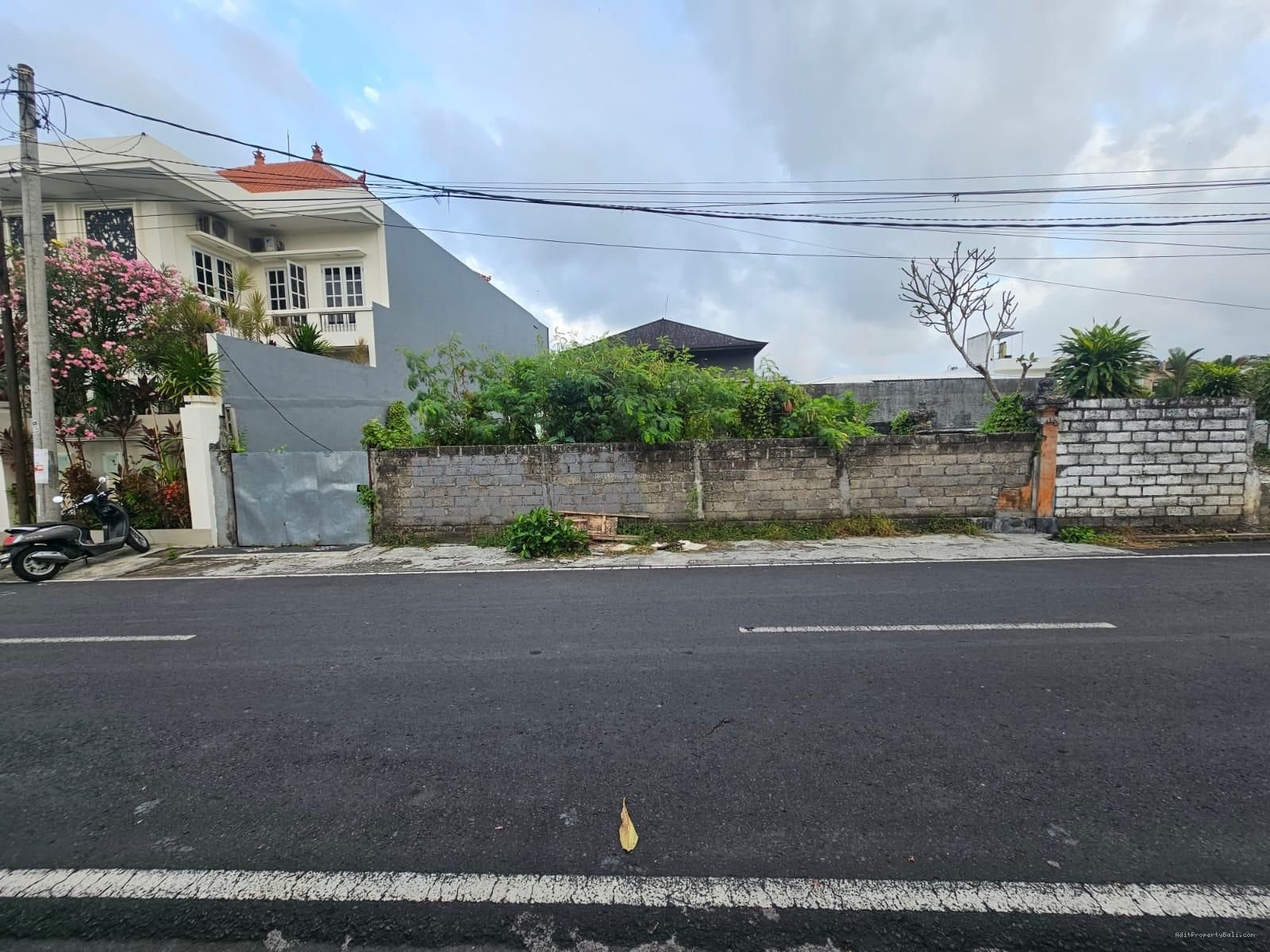 Tanah langka persada kerobokan bali