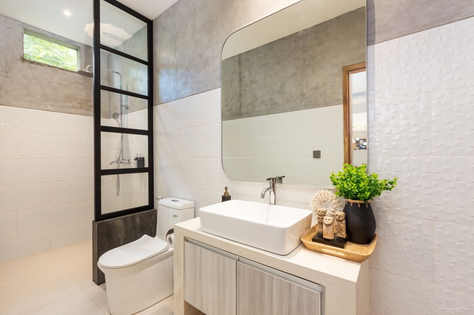 Villa modern tumbak bayuh pererenan