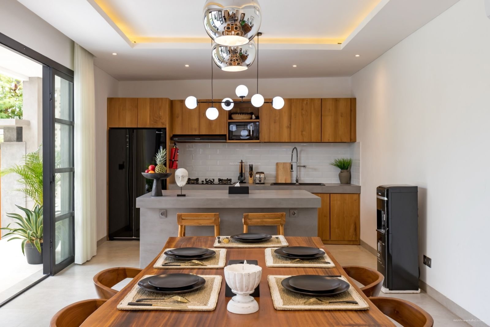 Villa modern tumbak bayuh pererenan