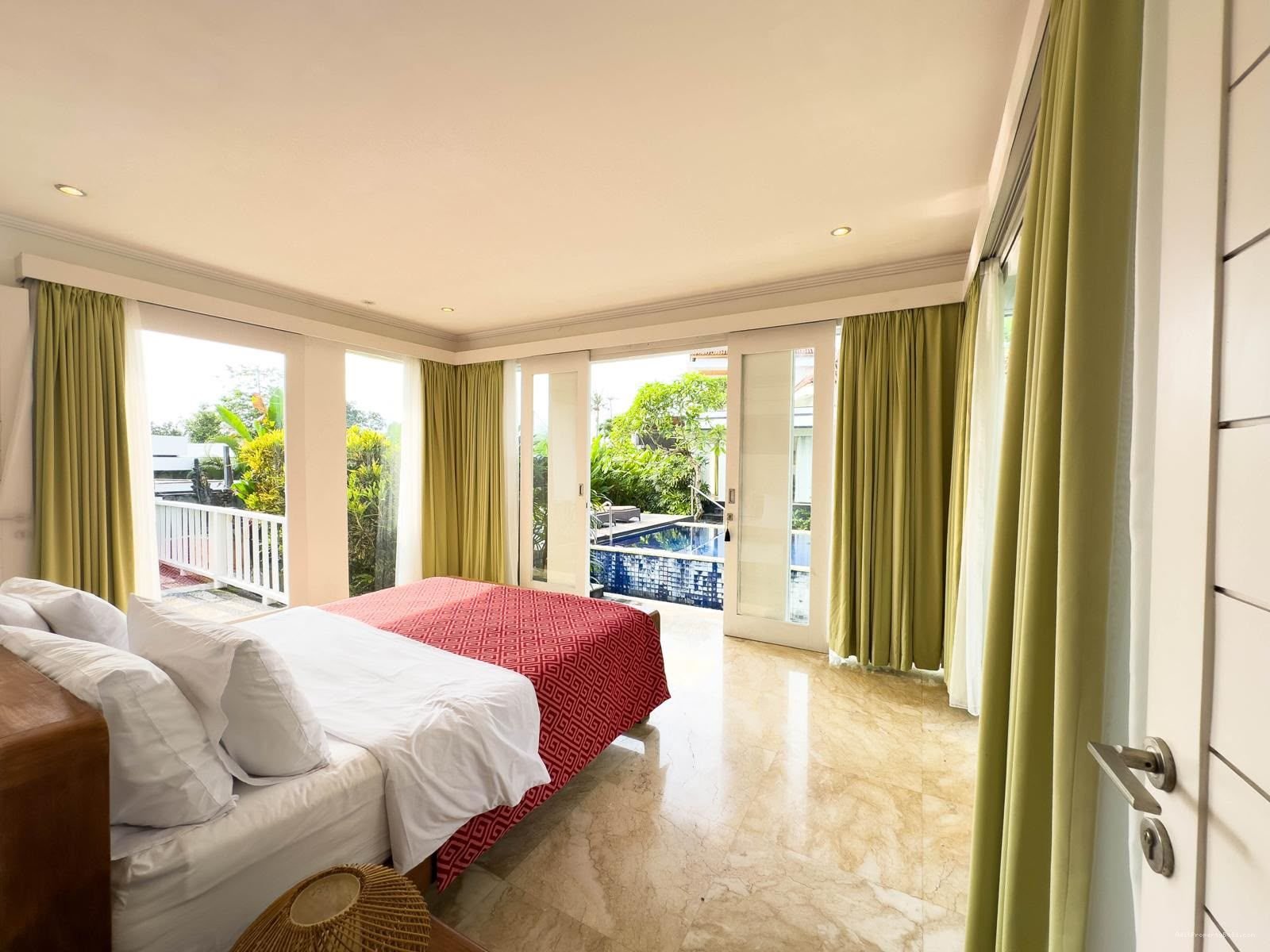 Villa murah kayu tulang canggu