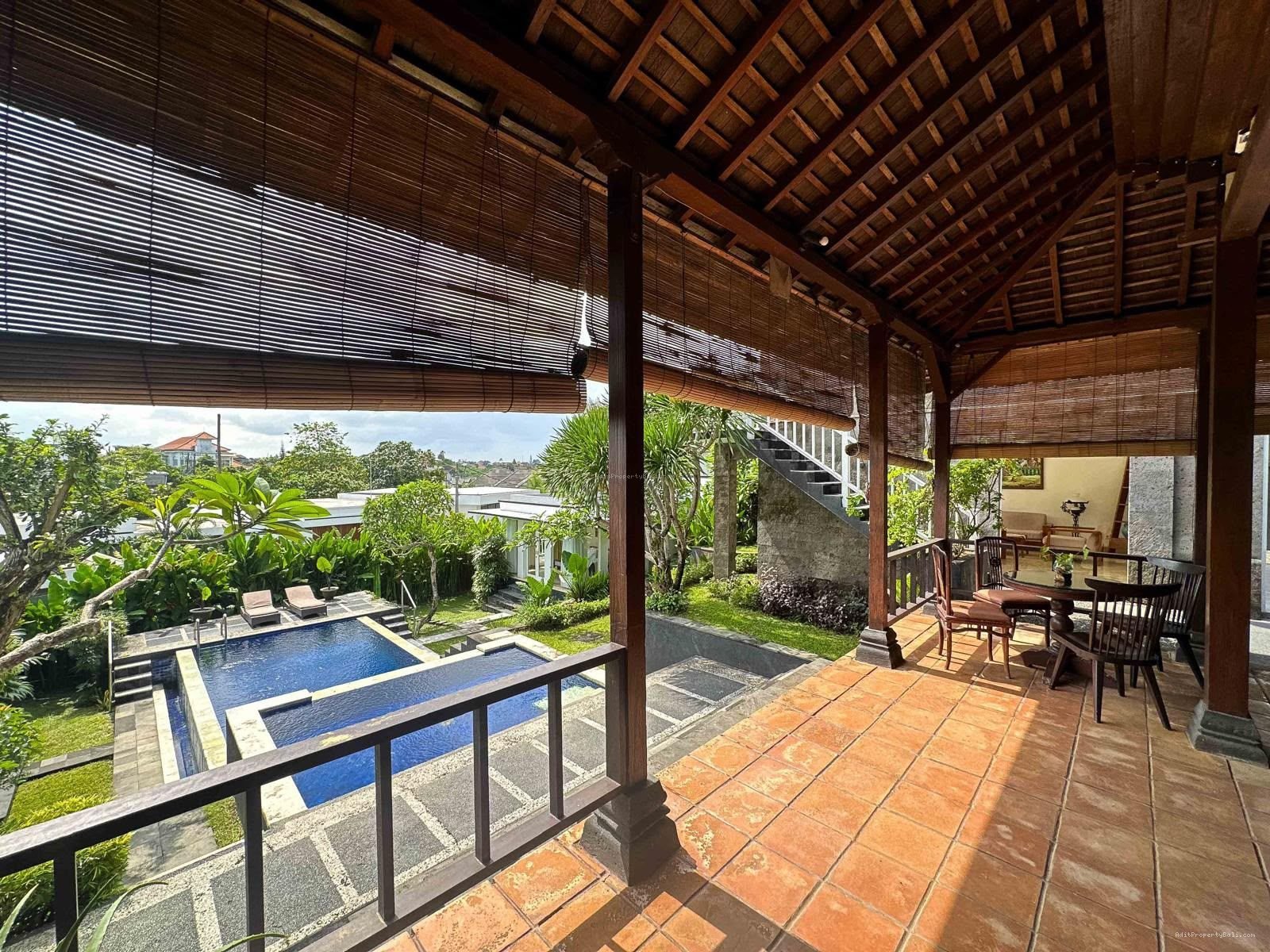 Villa murah kayu tulang canggu