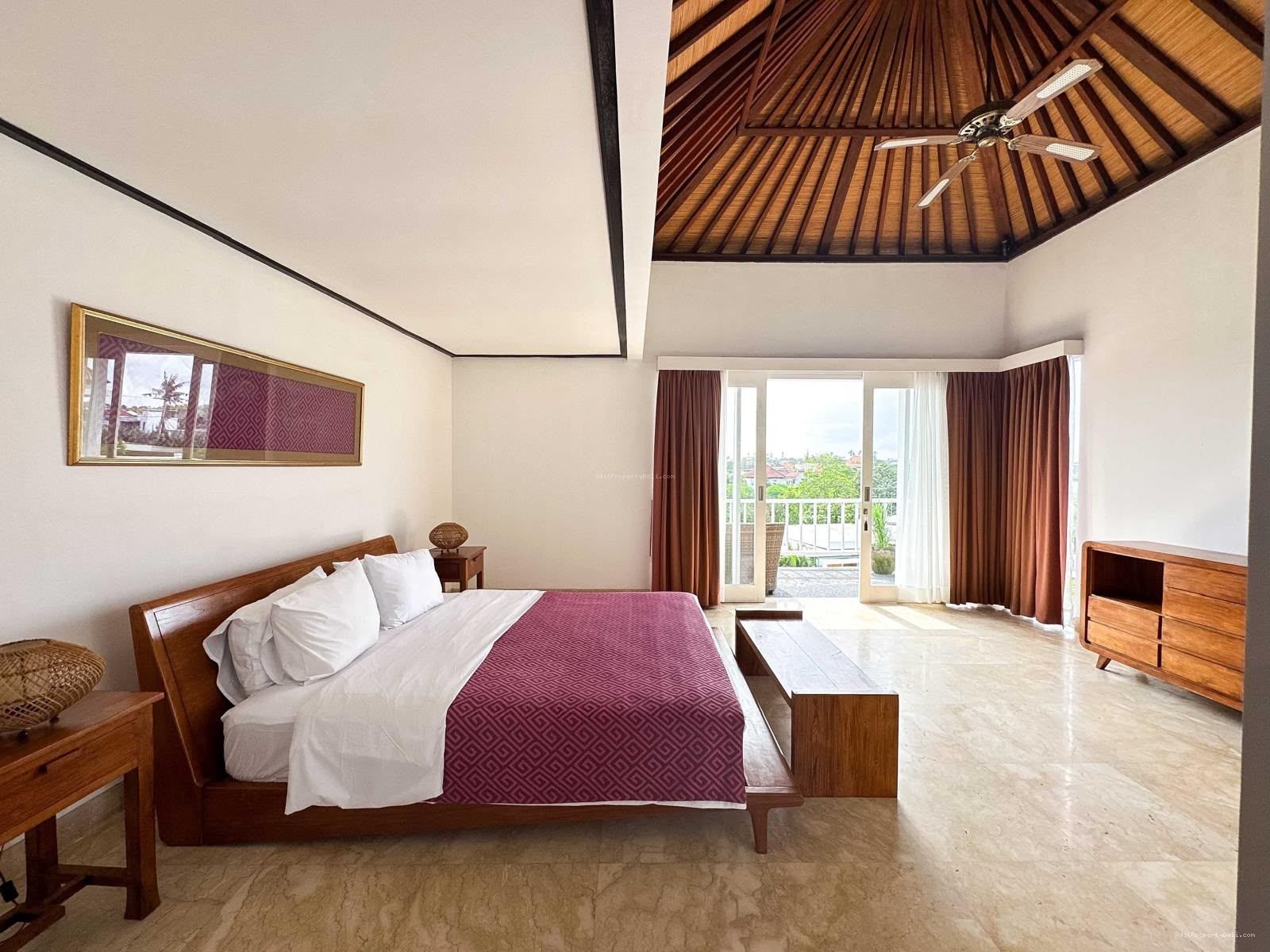 Villa murah kayu tulang canggu