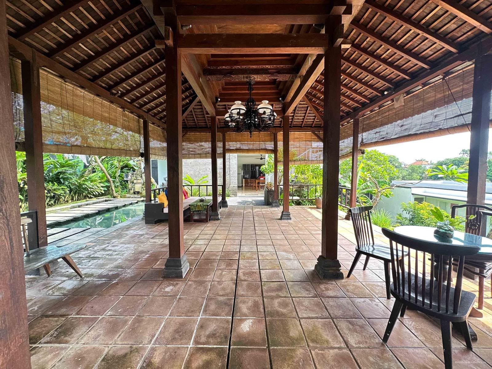 Villa murah kayu tulang canggu
